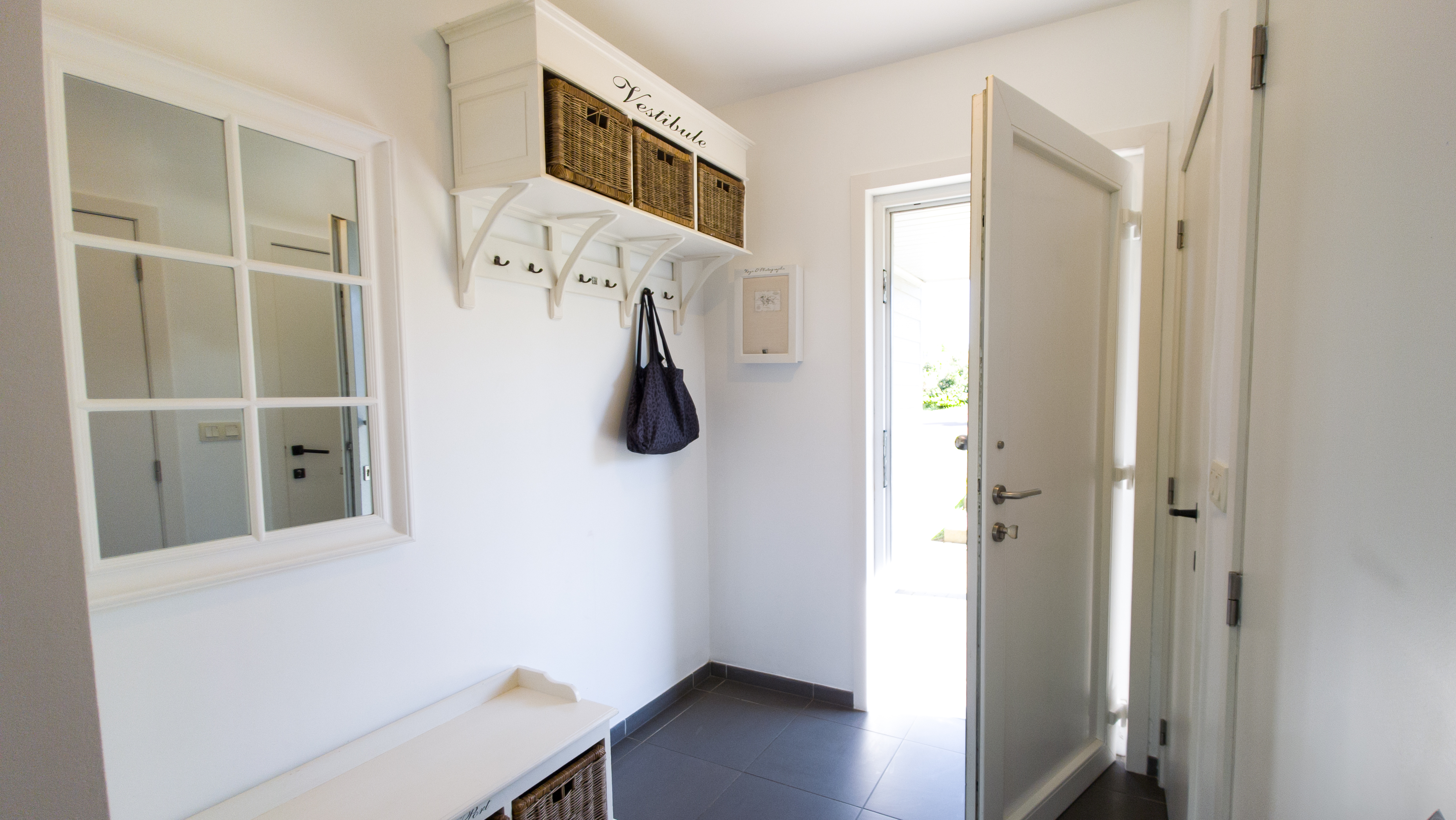 Villa for 8 people with lateral seaview