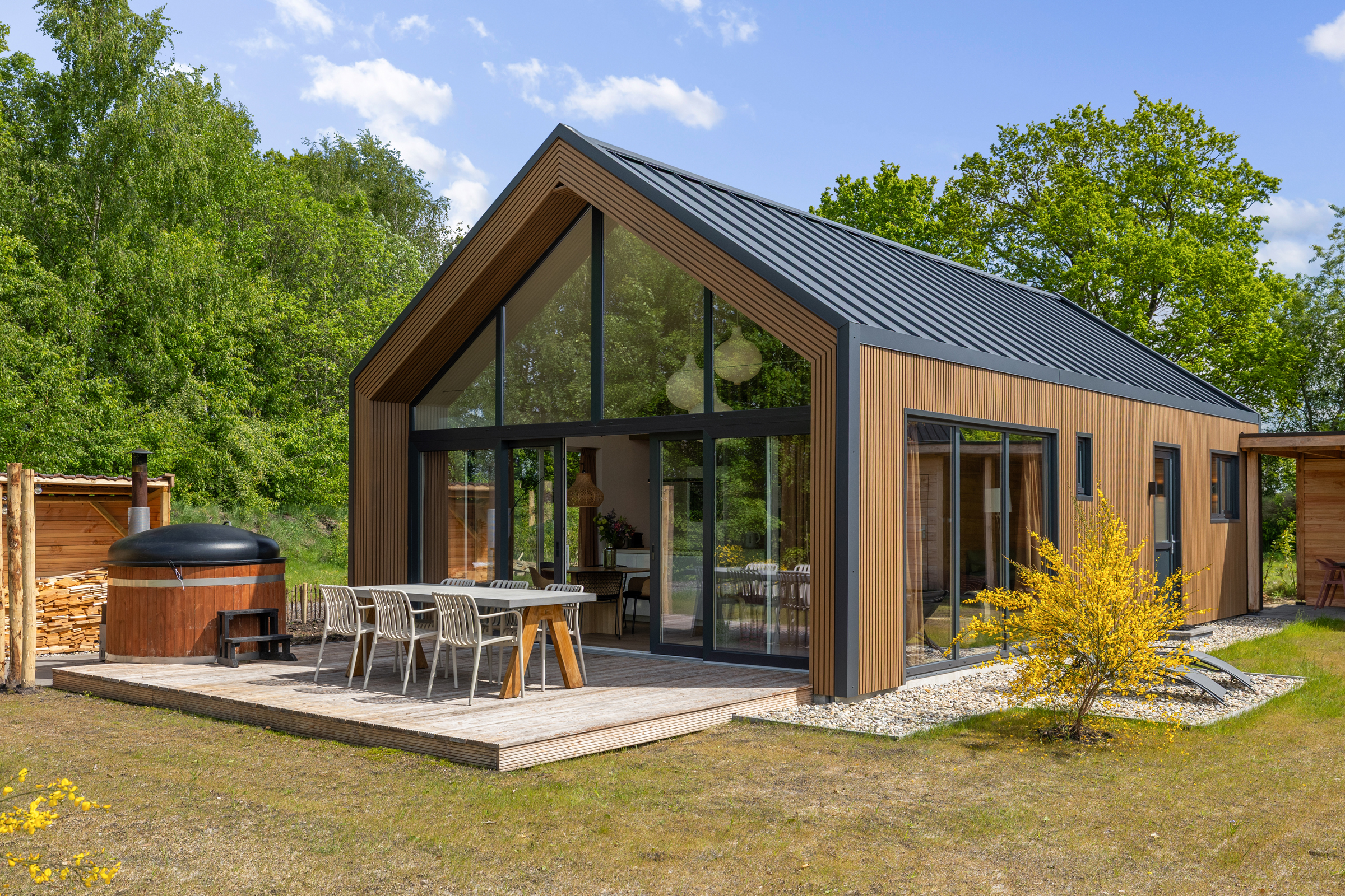 Gemütlicher Bungalow für vier Personen mit eigenem Whirlpool, gelegen im grünen Herzen von Drenthe zwischen den Wäldern von Gasselte