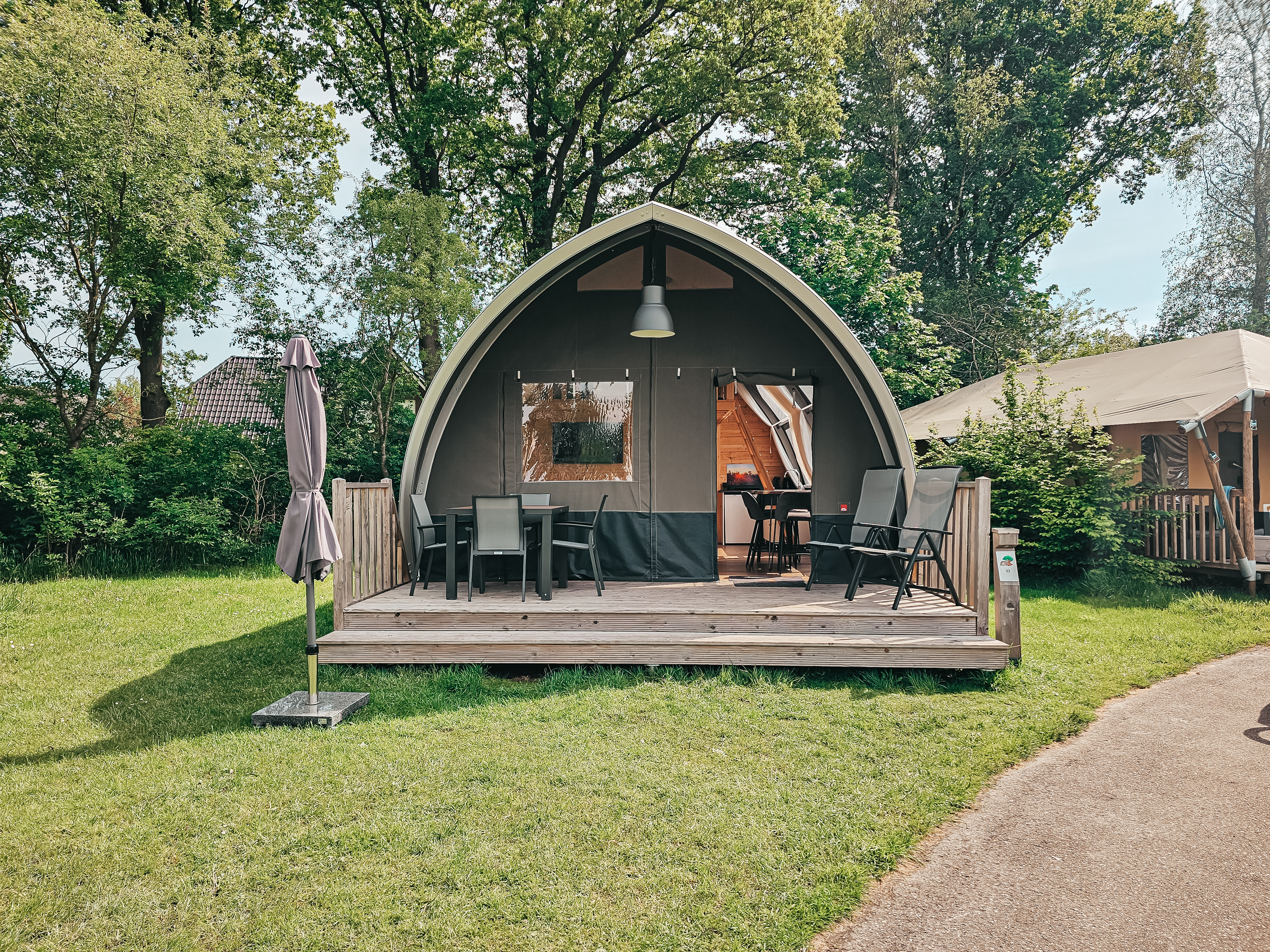 6-person Big Oak Tent