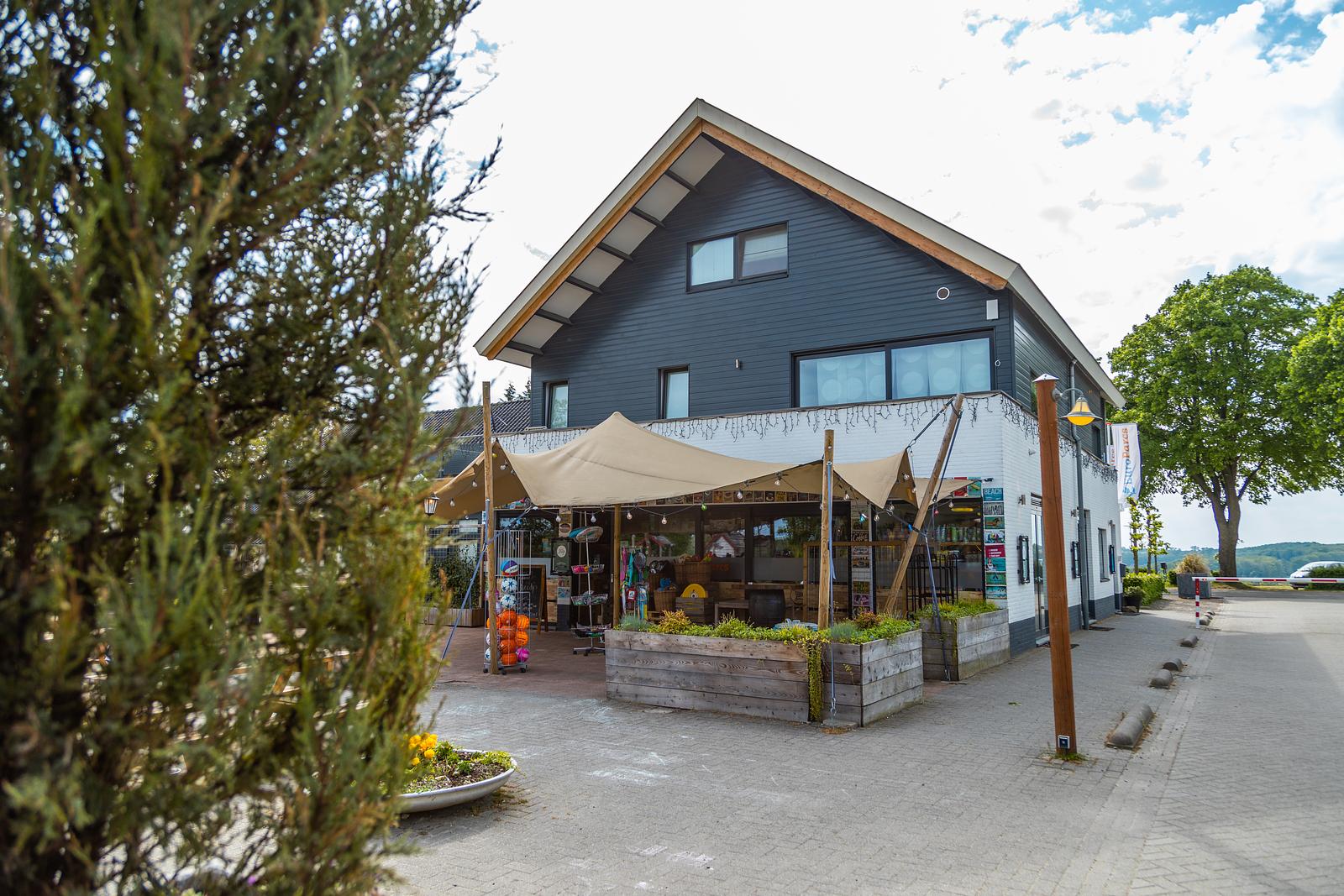 Kampeerplaats Comfort XL uitzicht — foto 8