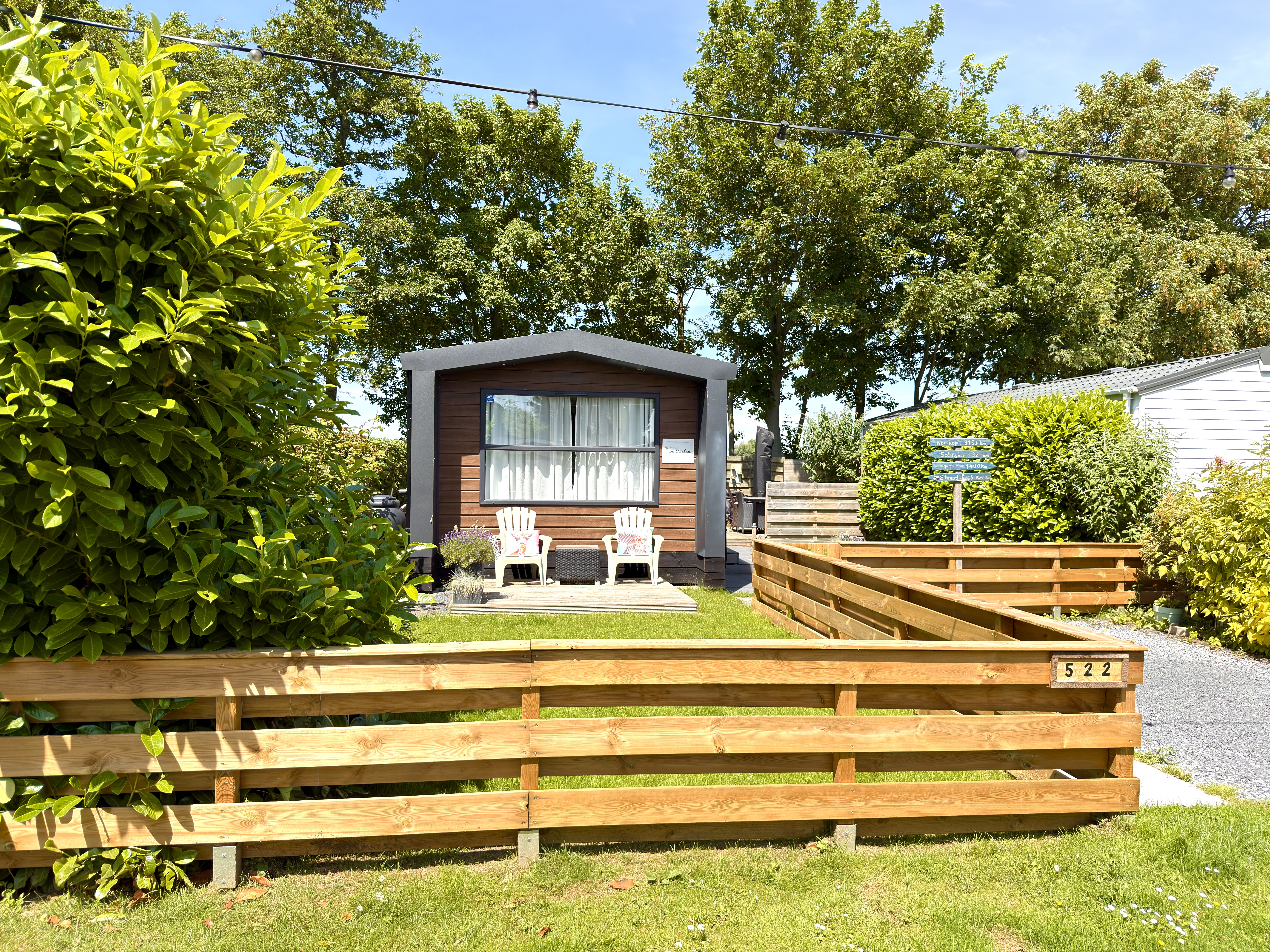 Prachtig nieuw chalet met privé parkeerplaats aan de rand van het park.