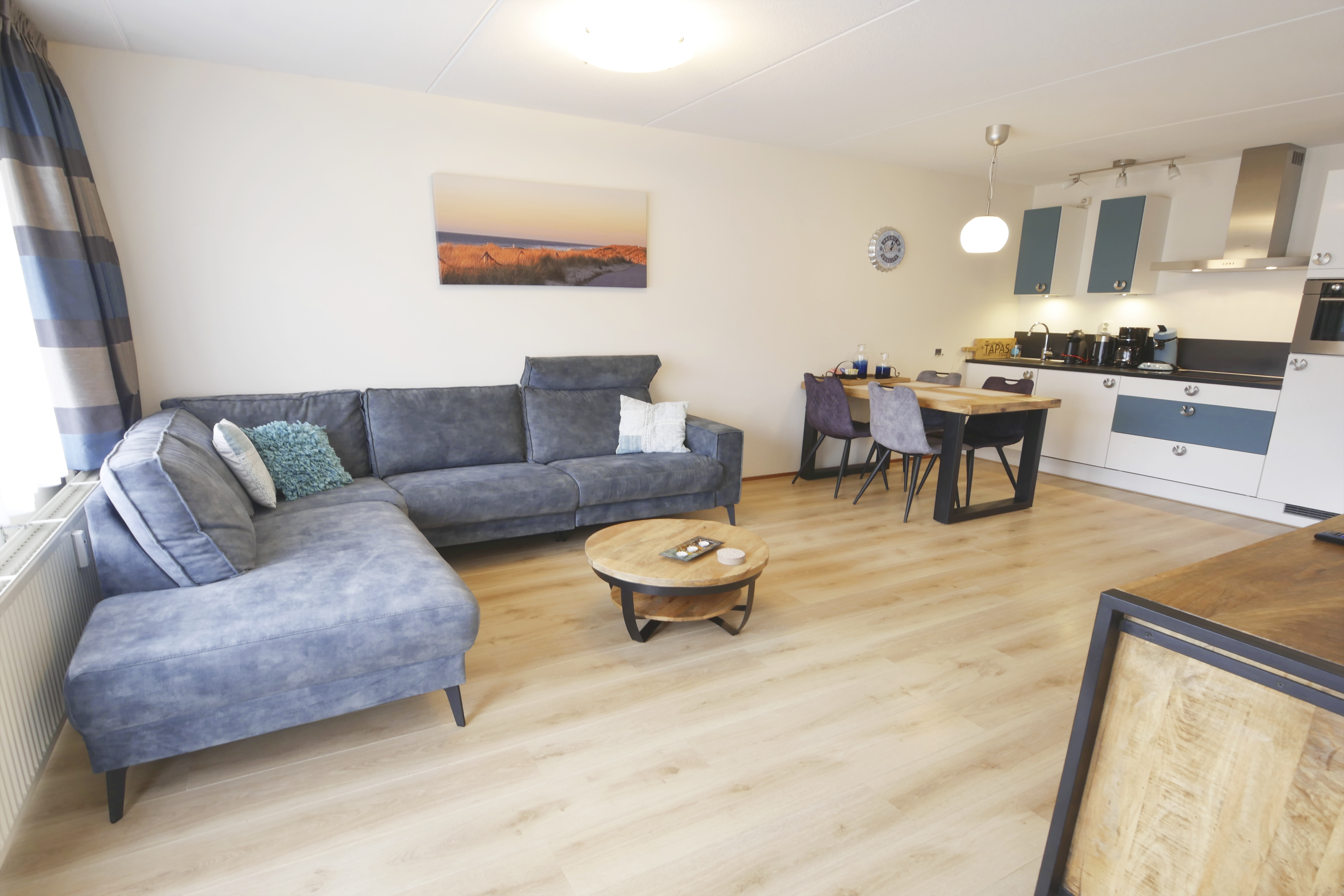 Modernes Apartment für 4 Personen direkt an den Dünen von Callantsoog. Mit Terrasse und Dünenblick, luxuriösem Badezimmer mit Dusche und Badewanne sowie zwei Schlafzimmern, davon eines mit Doppels..