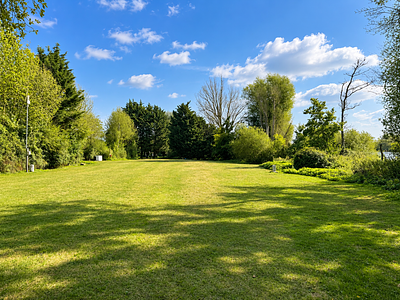 Willow Walk Pitches 266 to 282