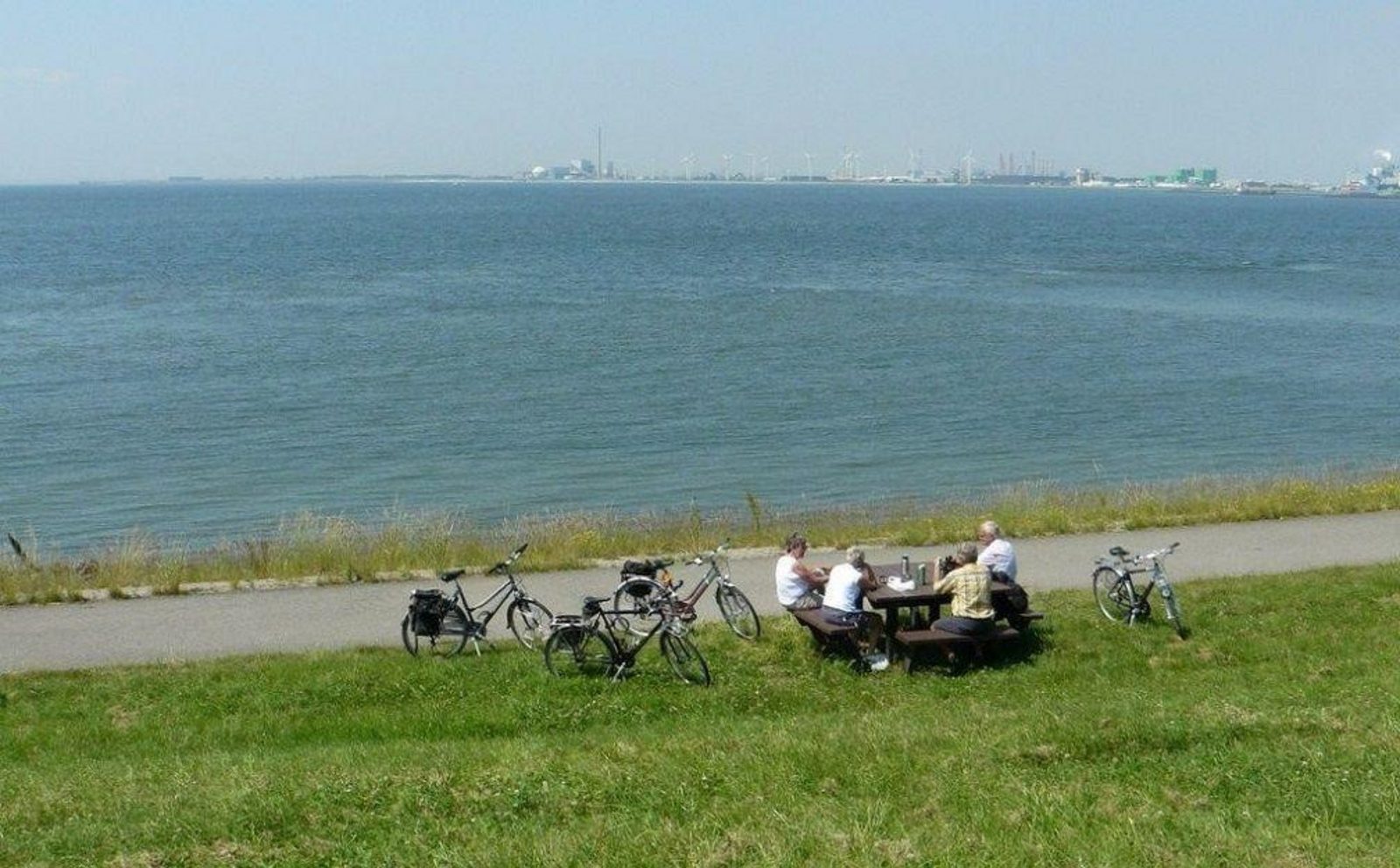 VZ736 Holiday Home Ellewoutsdijk