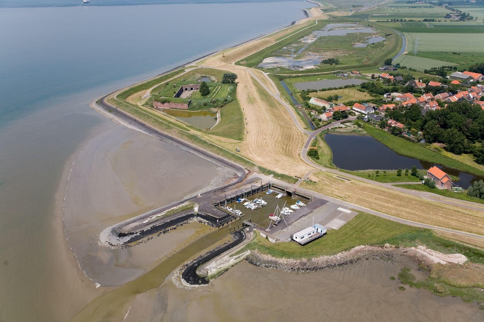 VZ736 Holiday Home Ellewoutsdijk
