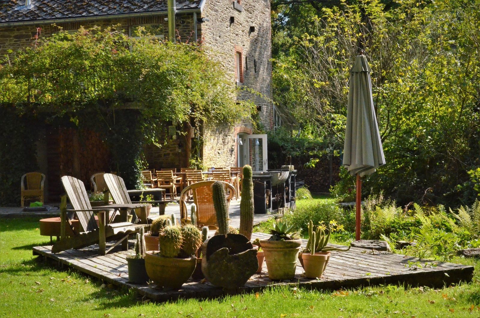 Vakantiehuis la Source de Bru - groepshuis met pizzaoven